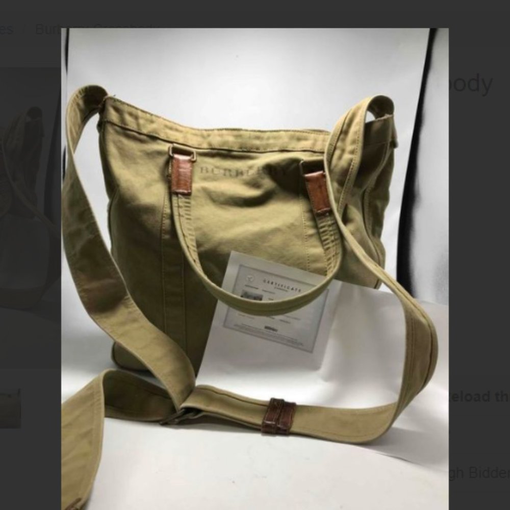 Title: Burberry Crossbody  DESCRIPTION: Burberry C